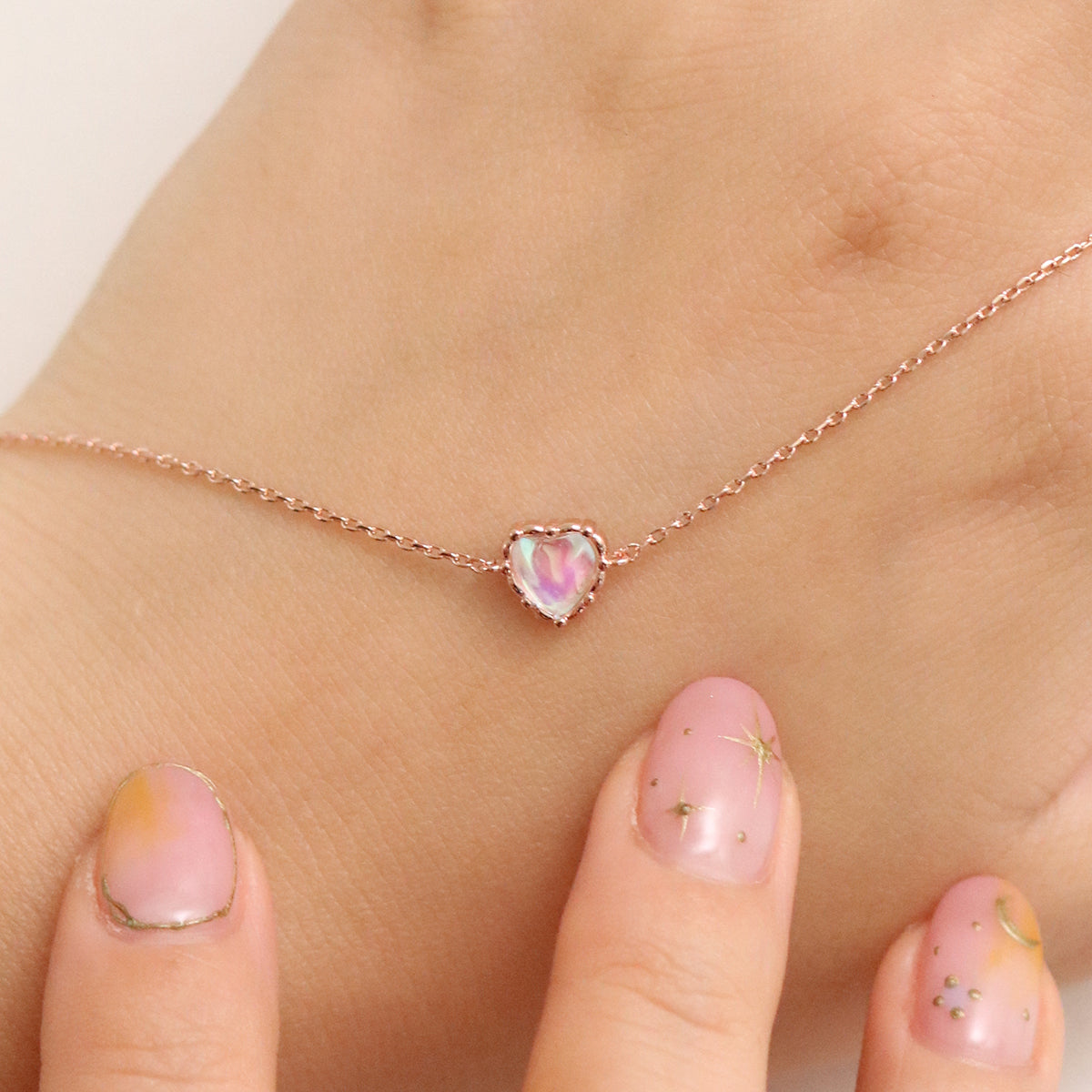 Herz-Mondstein-Armband
