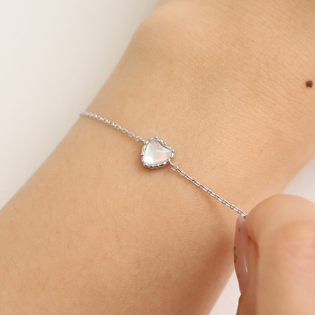 Herz-Mondstein-Armband