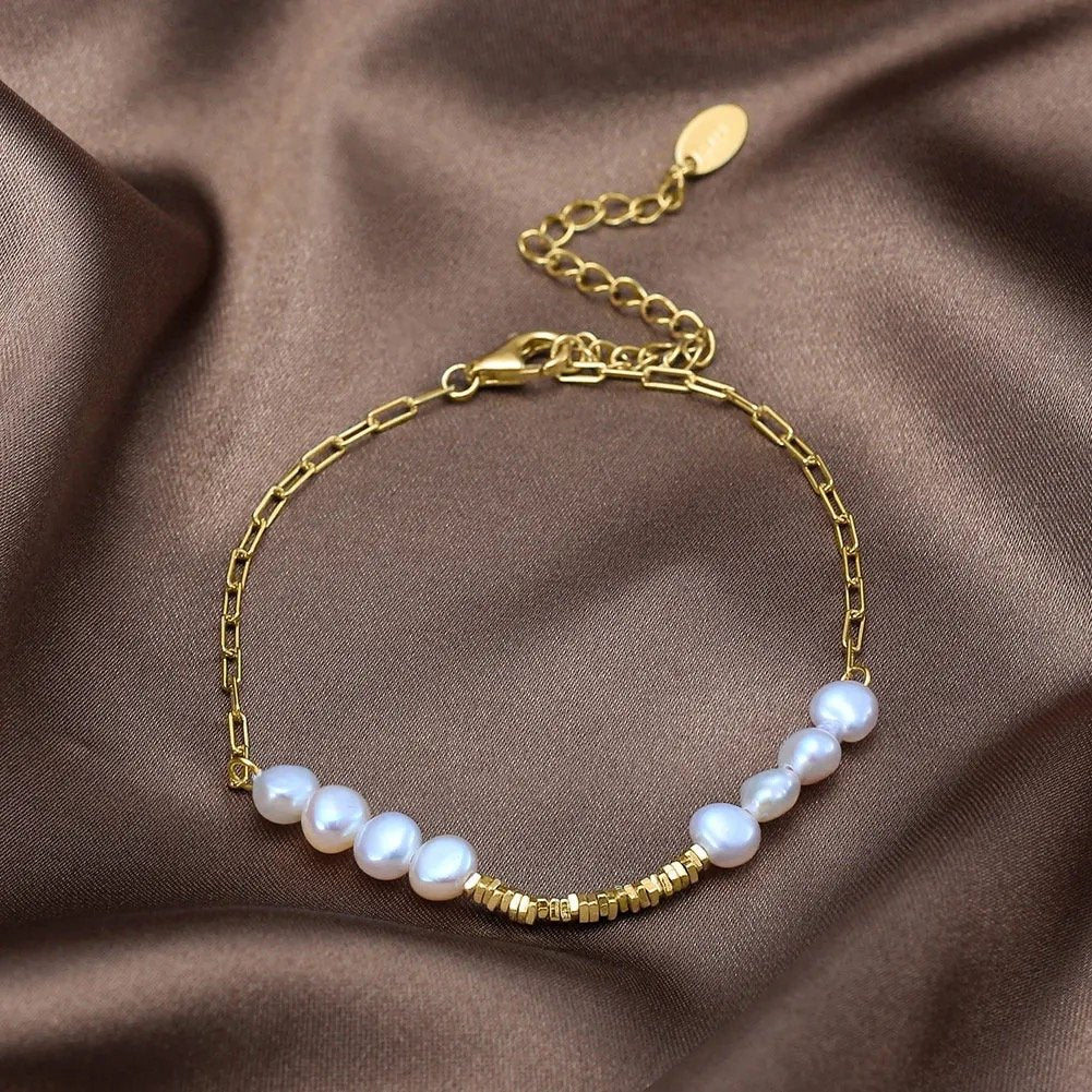 Minimalistisches barockes Süßwasserperlenarmband – 14K vergoldetes 925er Silber